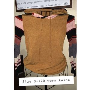 Sweatshirt